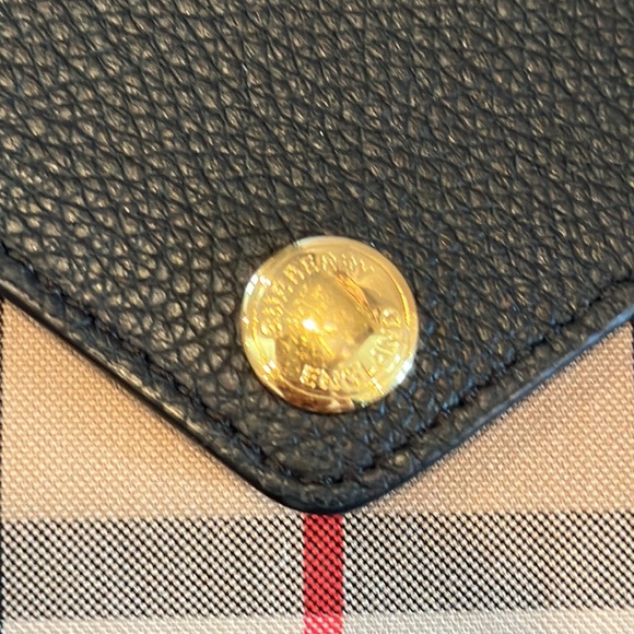 Burberry vintage check wallet with detachable strap - almost new - Picture 2 of 7